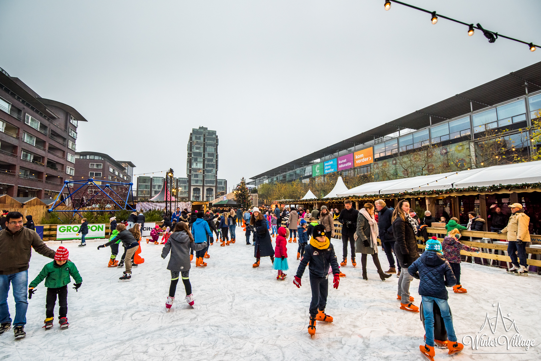 Winter Village Amstelveen Schaatsers