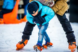 Winter Village Laren Schaatsers