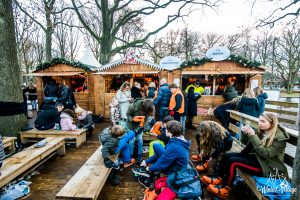 Winter Village Laren Schaatsers