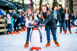 Winter Village Laren Schaatsers